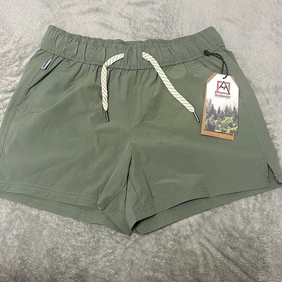 avalanche shorts - Picture 1 of 2